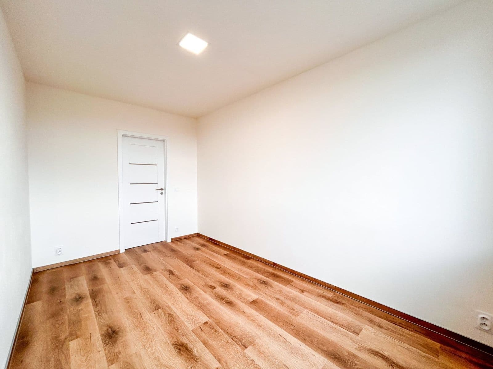 Pronájem bytu 2+kk 44 m², Jateční, Kolín, Středočeský kraj Pronájem bytu 2+kk 44 m², Jateční, Kolín, Středočeský kraj