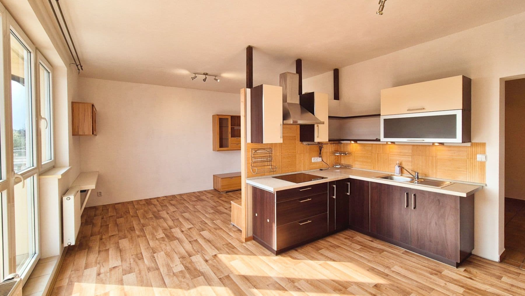 Pronájem bytu 1+1 46 m², T. G. Masaryka, Horoměřice, Středočeský kraj Pronájem bytu 1+1 46 m², T. G. Masaryka, Horoměřice, Středočeský kraj