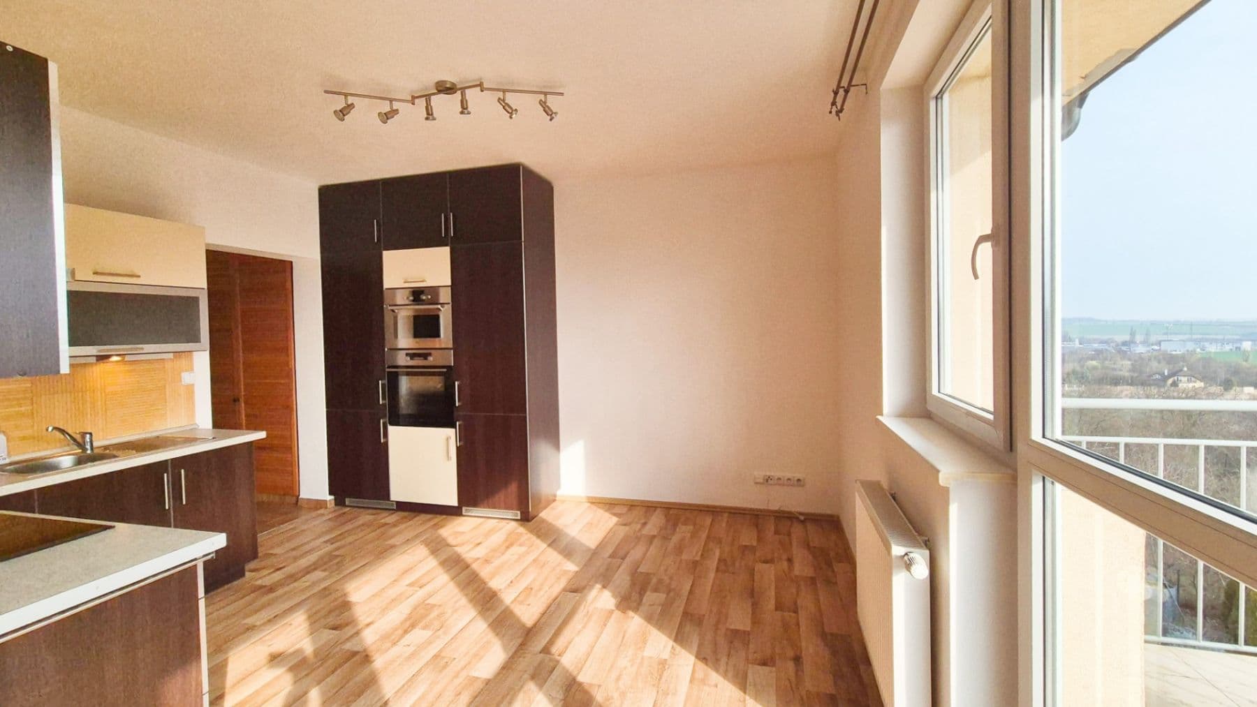 Pronájem bytu 1+1 46 m², T. G. Masaryka, Horoměřice, Středočeský kraj Pronájem bytu 1+1 46 m², T. G. Masaryka, Horoměřice, Středočeský kraj