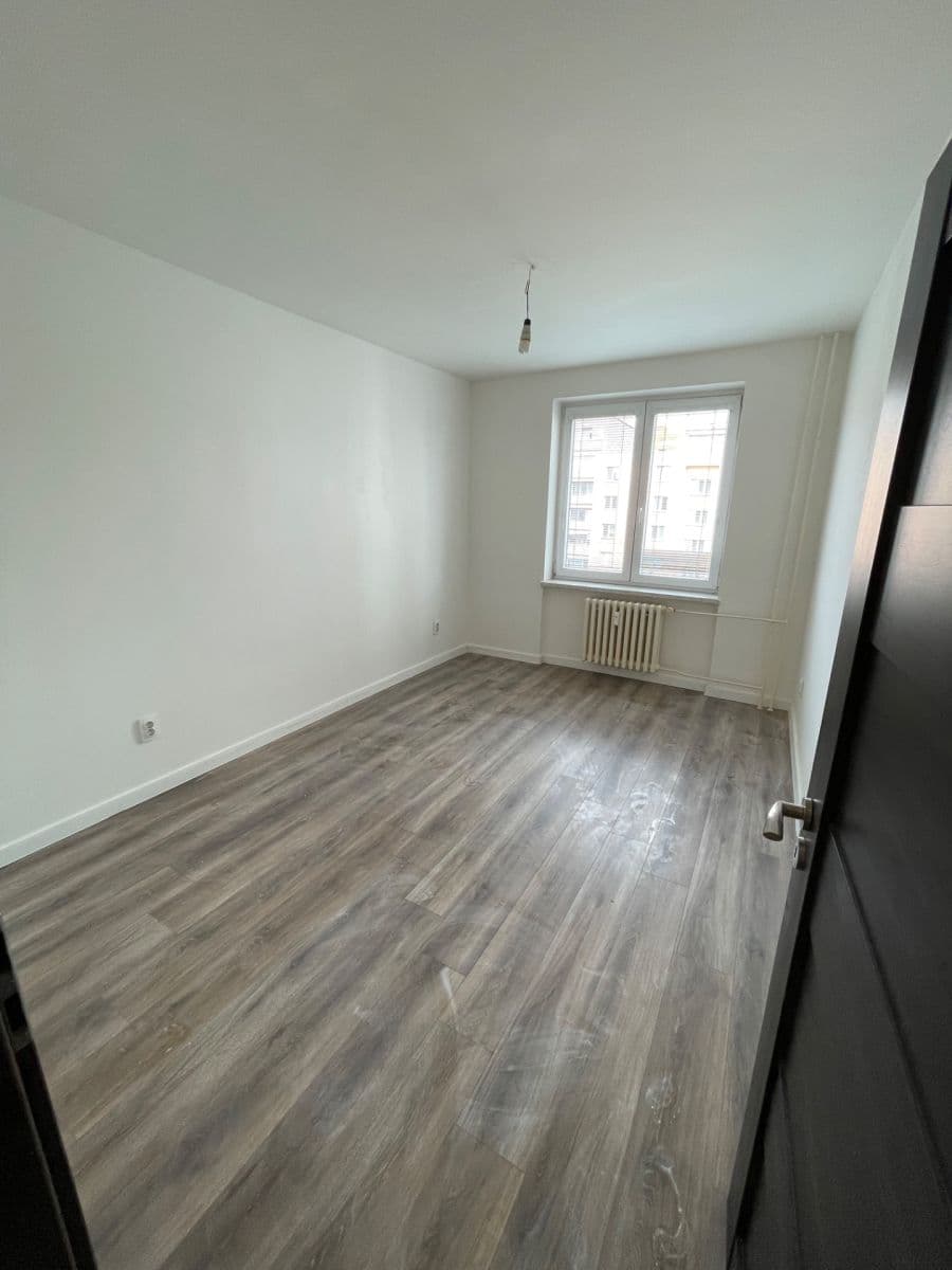 Pronájem bytu 4+kk 80 m², Poděbradova, Ostrava, Moravskoslezský kraj Pronájem bytu 4+kk 80 m², Poděbradova, Ostrava, Moravskoslezský kraj