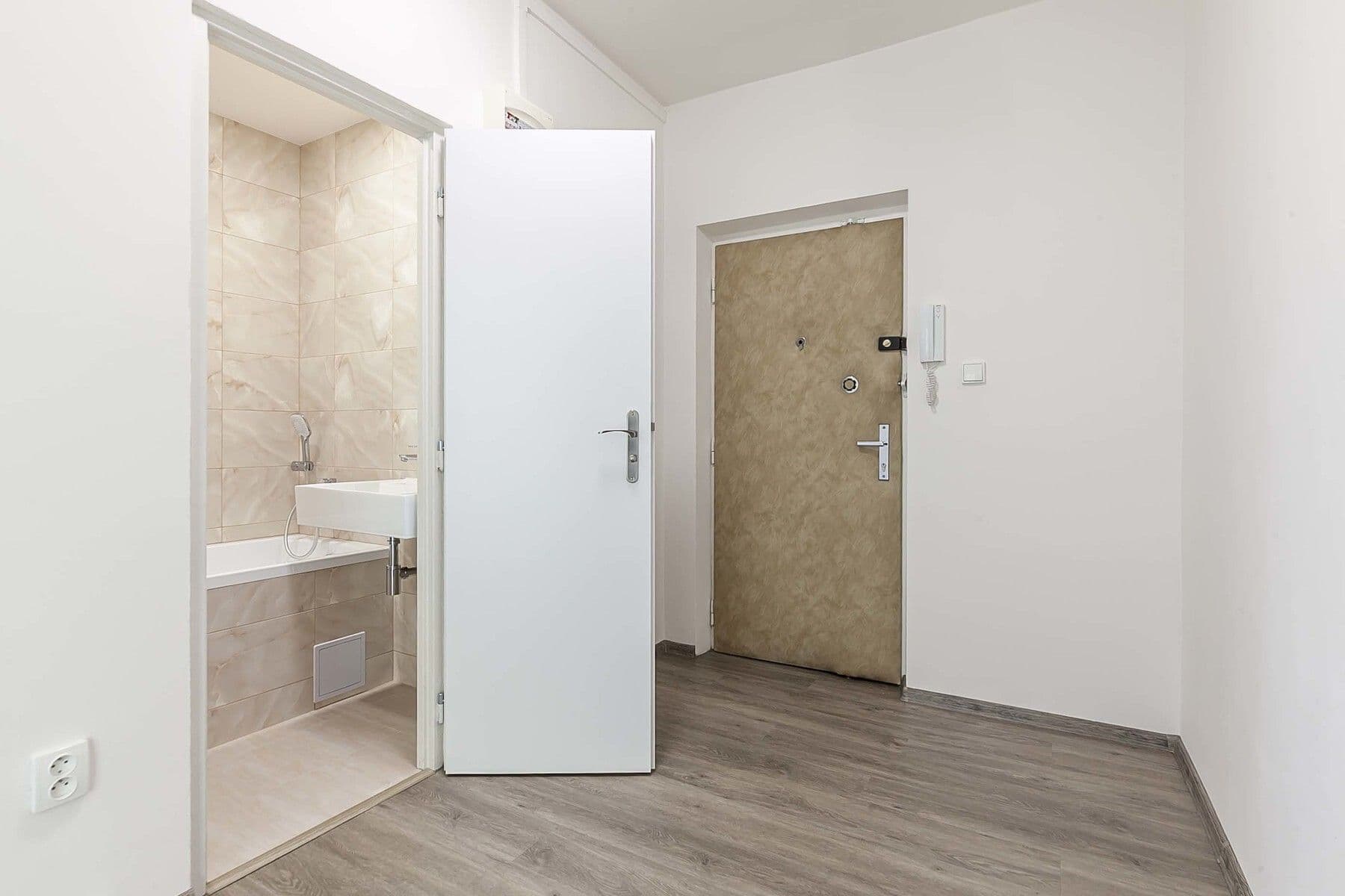 Prodej bytu 2+1 60 m², Kapraďová, Praha, Praha Prodej bytu 2+1 60 m², Kapraďová, Praha, Praha