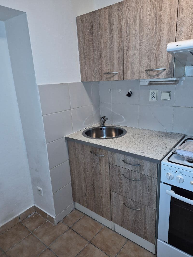 Pronájem bytu 1+1 35 m², Střední, Brno, Jihomoravský kraj Pronájem bytu 1+1 35 m², Střední, Brno, Jihomoravský kraj