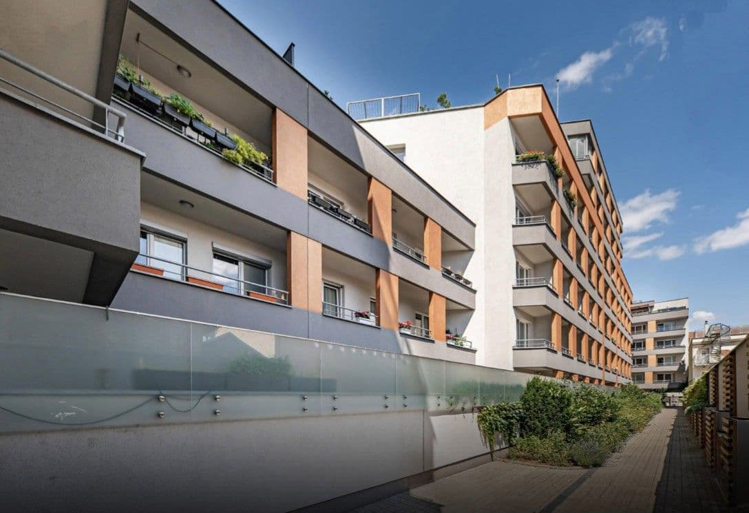 Pronájem bytu 2+kk 60 m², Petrohradská, Praha, Praha Pronájem bytu 2+kk 60 m², Petrohradská, Praha, Praha