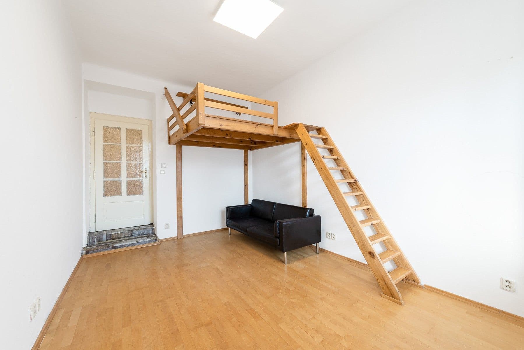 Prodej bytu 3+kk 65 m², Jaromírova, Praha, Praha Prodej bytu 3+kk 65 m², Jaromírova, Praha, Praha
