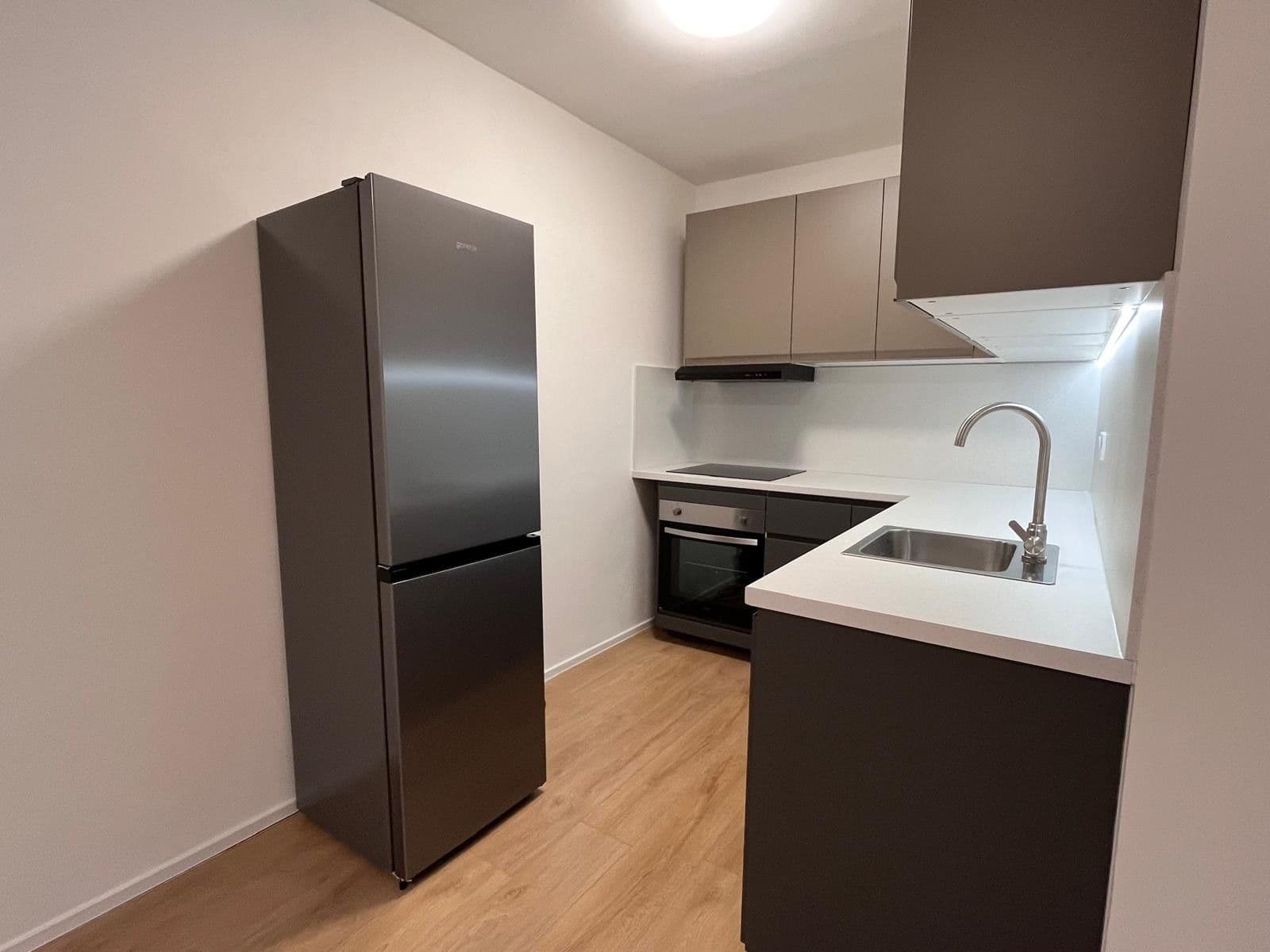 Pronájem bytu 2+kk 41 m², Šluknovská, Praha, Praha Pronájem bytu 2+kk 41 m², Šluknovská, Praha, Praha