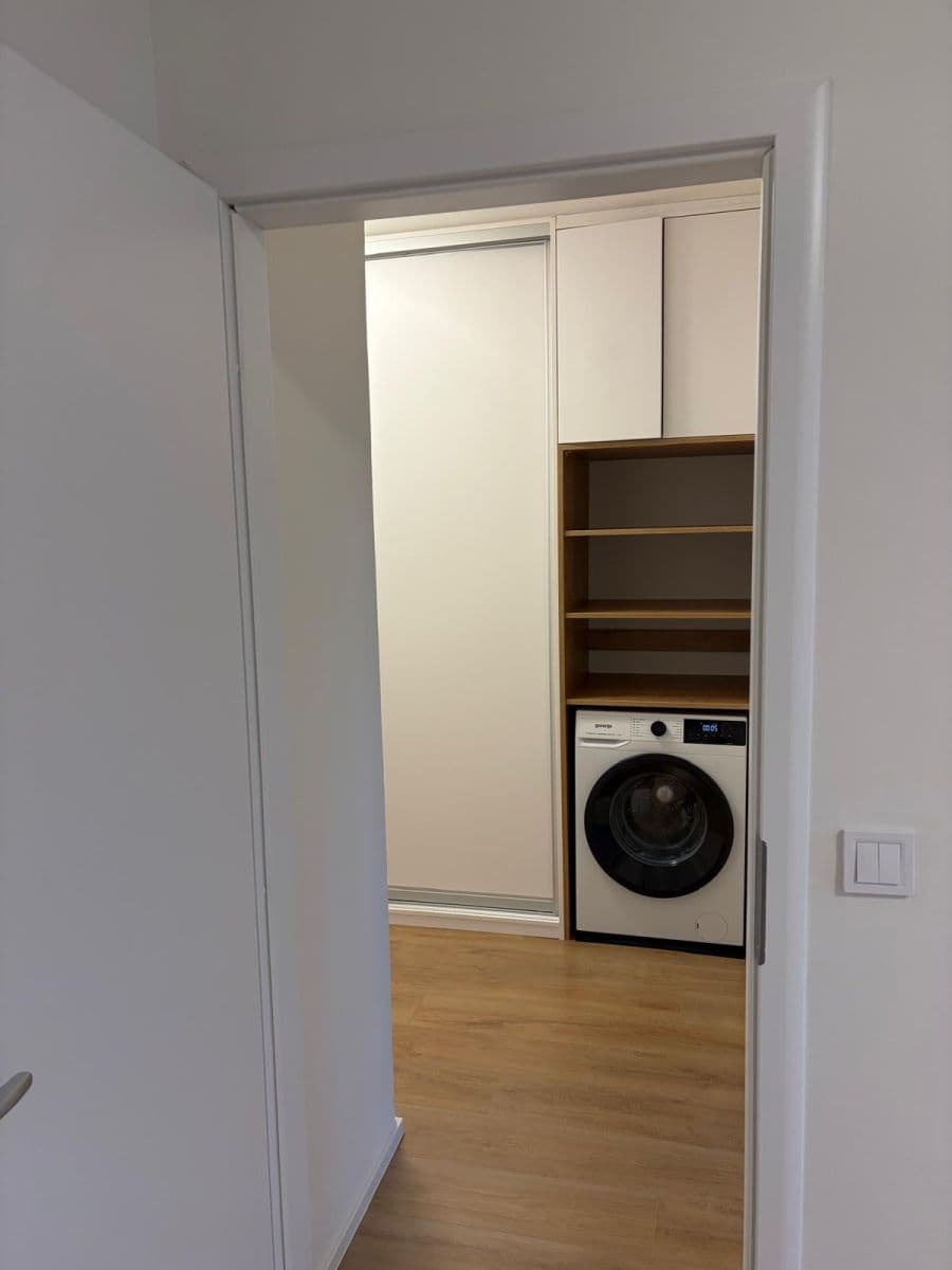 Pronájem bytu 2+kk 41 m², Šluknovská, Praha, Praha Pronájem bytu 2+kk 41 m², Šluknovská, Praha, Praha