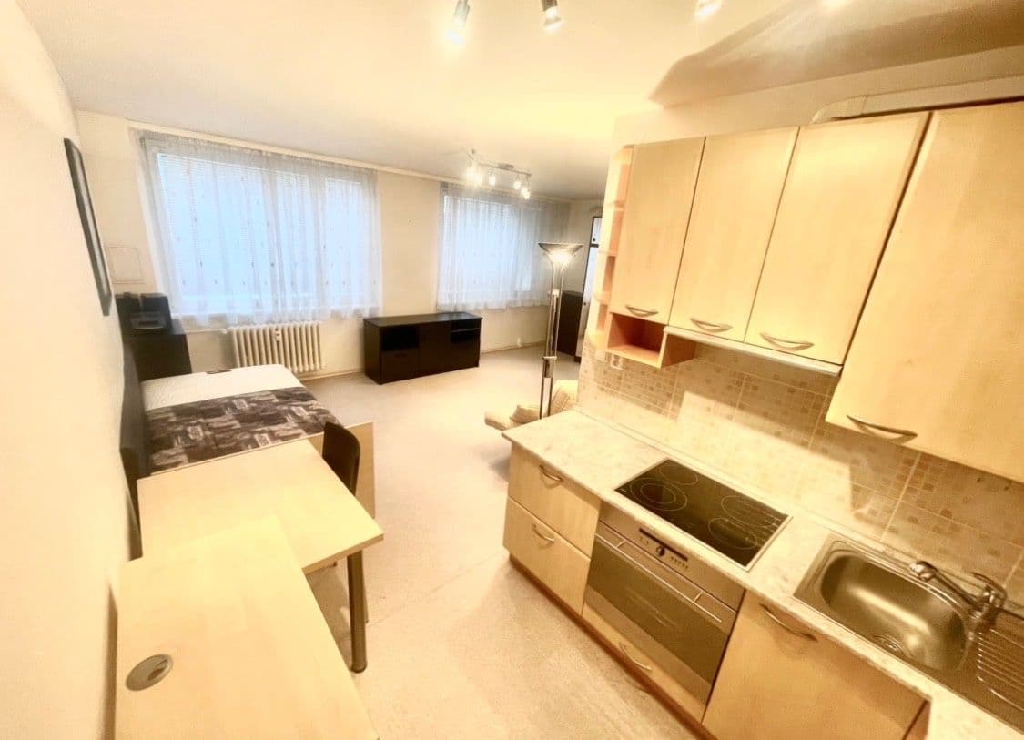 Pronájem bytu 1+kk 33 m², Blattného, Praha, Praha Pronájem bytu 1+kk 33 m², Blattného, Praha, Praha