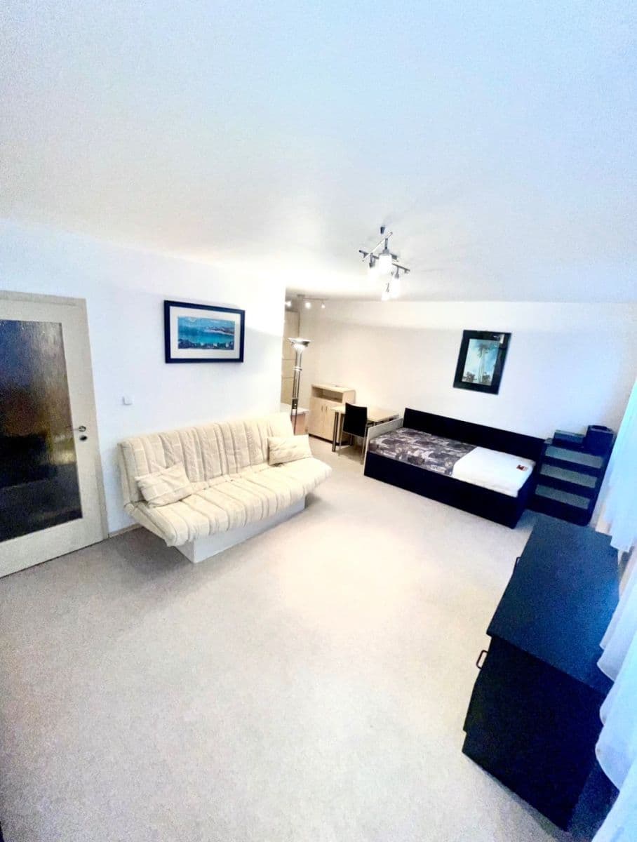 Pronájem bytu 1+kk 33 m², Blattného, Praha, Praha Pronájem bytu 1+kk 33 m², Blattného, Praha, Praha