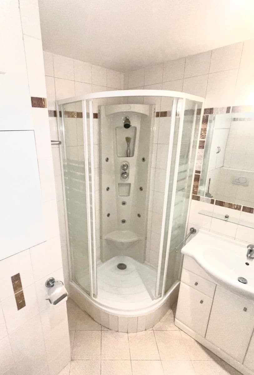 Pronájem bytu 1+kk 33 m², Blattného, Praha, Praha Pronájem bytu 1+kk 33 m², Blattného, Praha, Praha