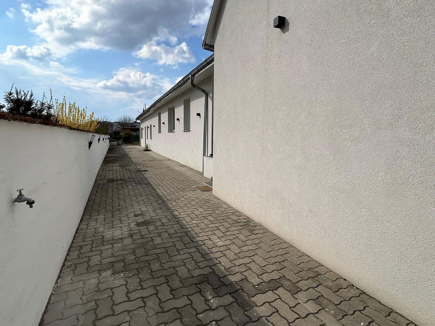 Pronájem domu 130 m², pozemek 589 m², Maria Lourd Weg 9, Enzersfel im Weinviertel, Dolní Rakousko Pronájem domu 130 m², pozemek 589 m², Maria Lourd Weg 9, Enzersfel im Weinviertel, Dolní Rakousko