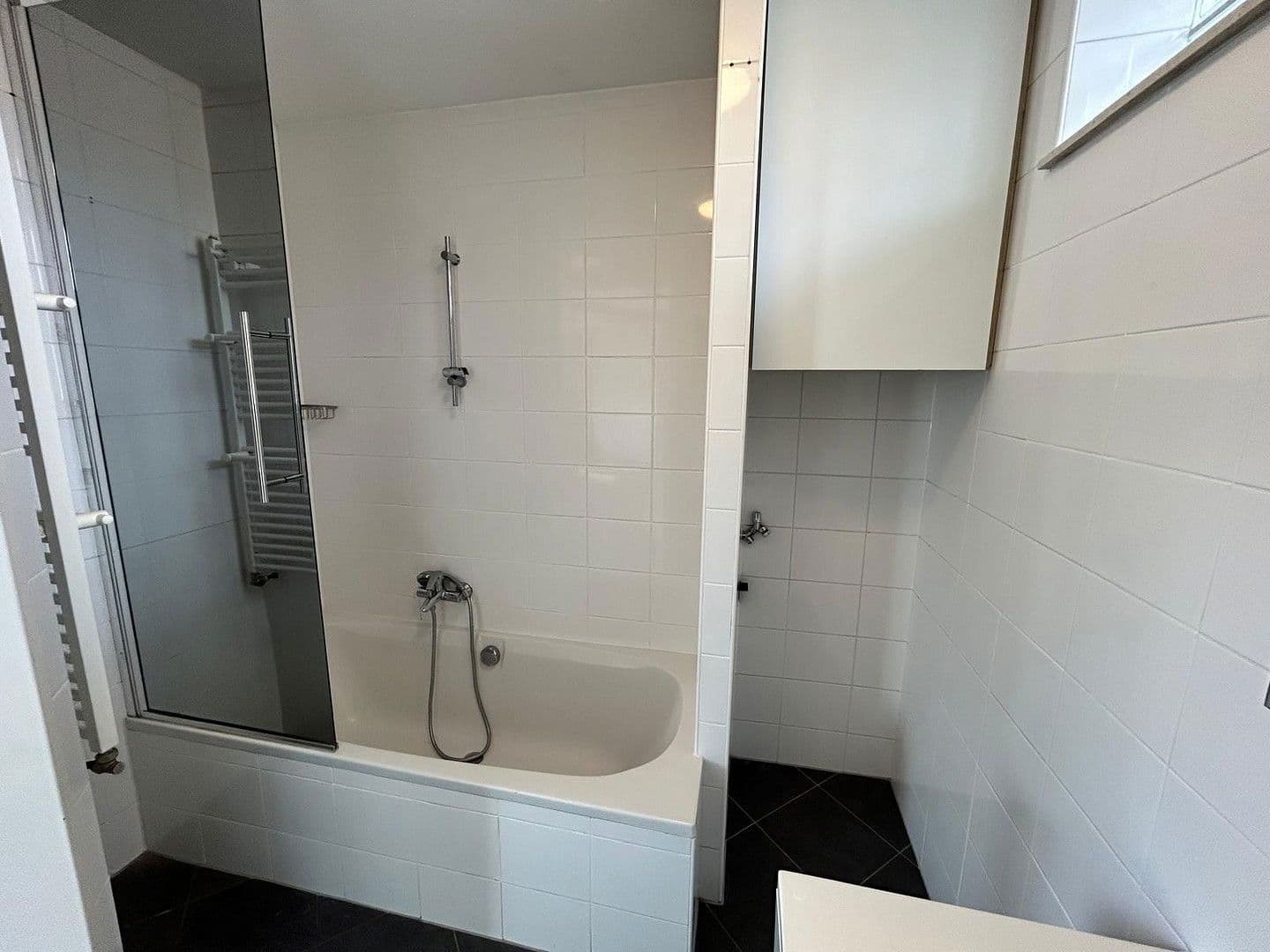 Pronájem domu 130 m², pozemek 589 m², Maria Lourd Weg 9, Enzersfel im Weinviertel, Dolní Rakousko Pronájem domu 130 m², pozemek 589 m², Maria Lourd Weg 9, Enzersfel im Weinviertel, Dolní Rakousko