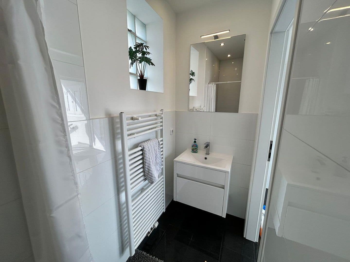 Pronájem domu 130 m², pozemek 589 m², Maria Lourd Weg 9, Enzersfel im Weinviertel, Dolní Rakousko Pronájem domu 130 m², pozemek 589 m², Maria Lourd Weg 9, Enzersfel im Weinviertel, Dolní Rakousko