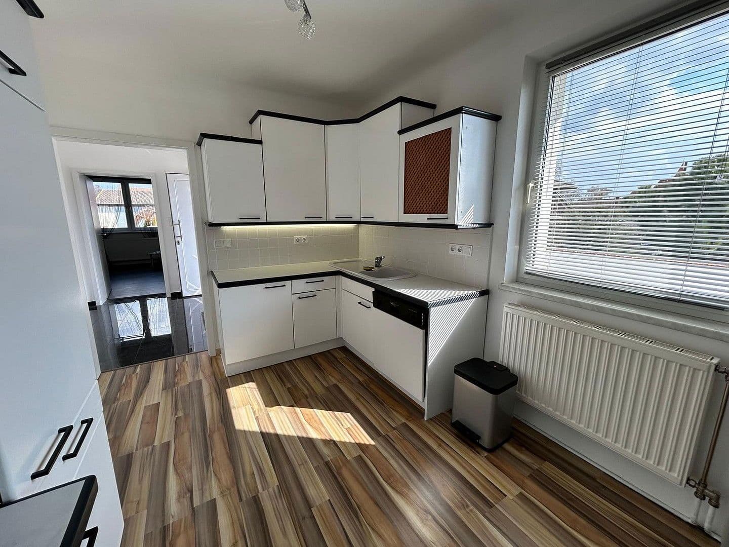 Pronájem domu 130 m², pozemek 589 m², Maria Lourd Weg 9, Enzersfel im Weinviertel, Dolní Rakousko Pronájem domu 130 m², pozemek 589 m², Maria Lourd Weg 9, Enzersfel im Weinviertel, Dolní Rakousko