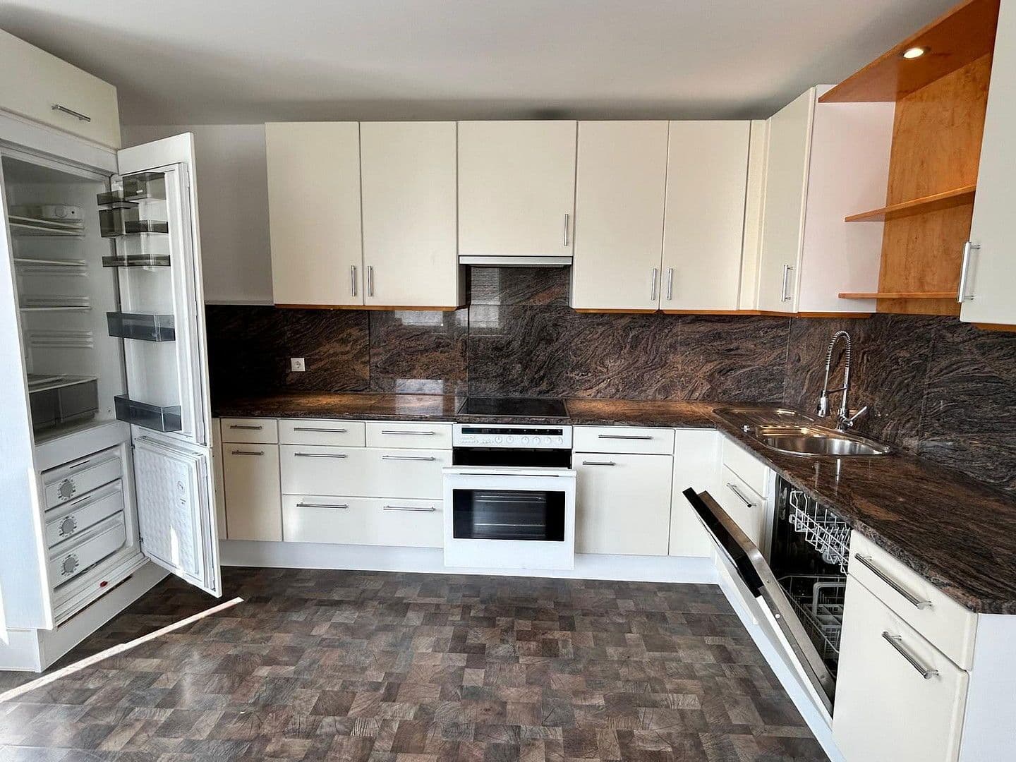 Pronájem domu 130 m², pozemek 589 m², Maria Lourd Weg 9, Enzersfel im Weinviertel, Dolní Rakousko Pronájem domu 130 m², pozemek 589 m², Maria Lourd Weg 9, Enzersfel im Weinviertel, Dolní Rakousko