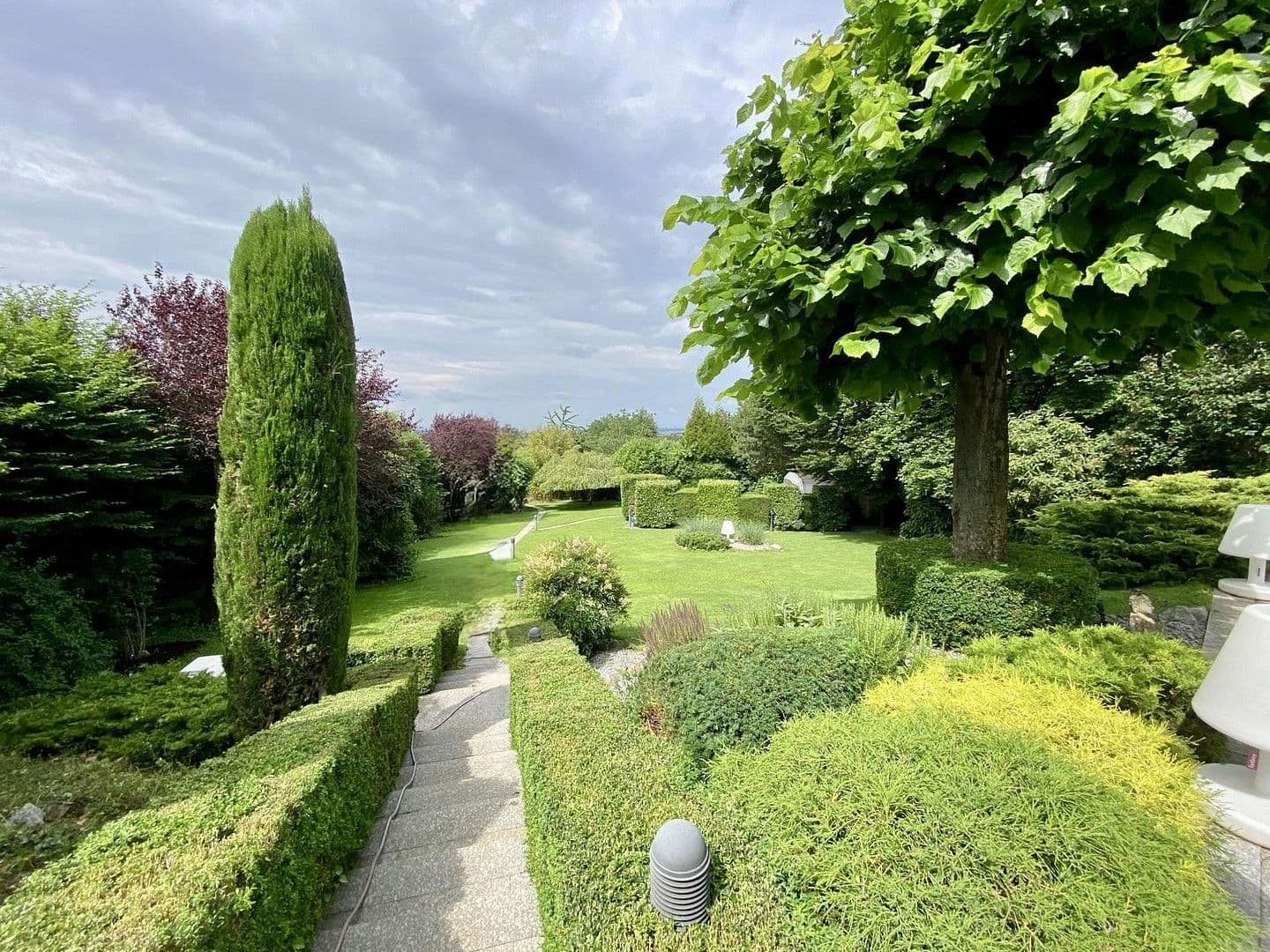 Prodej domu 418 m², pozemek 2.195 m², Hirschberg an der Bergstraße, Bádensko-Württembersko Prodej domu 418 m², pozemek 2.195 m², Hirschberg an der Bergstraße, Bádensko-Württembersko