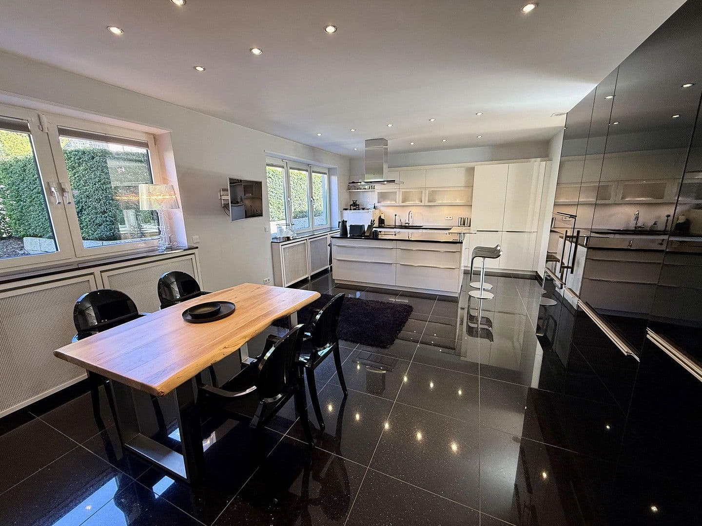 Prodej domu 418 m², pozemek 2.195 m², Hirschberg an der Bergstraße, Bádensko-Württembersko Prodej domu 418 m², pozemek 2.195 m², Hirschberg an der Bergstraße, Bádensko-Württembersko