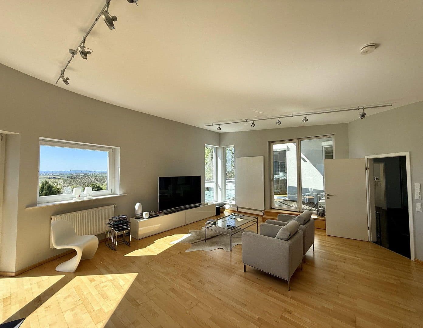 Prodej domu 418 m², pozemek 2.195 m², Hirschberg an der Bergstraße, Bádensko-Württembersko Prodej domu 418 m², pozemek 2.195 m², Hirschberg an der Bergstraße, Bádensko-Württembersko