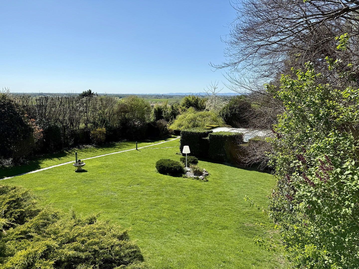 Prodej domu 418 m², pozemek 2.195 m², Hirschberg an der Bergstraße, Bádensko-Württembersko Prodej domu 418 m², pozemek 2.195 m², Hirschberg an der Bergstraße, Bádensko-Württembersko