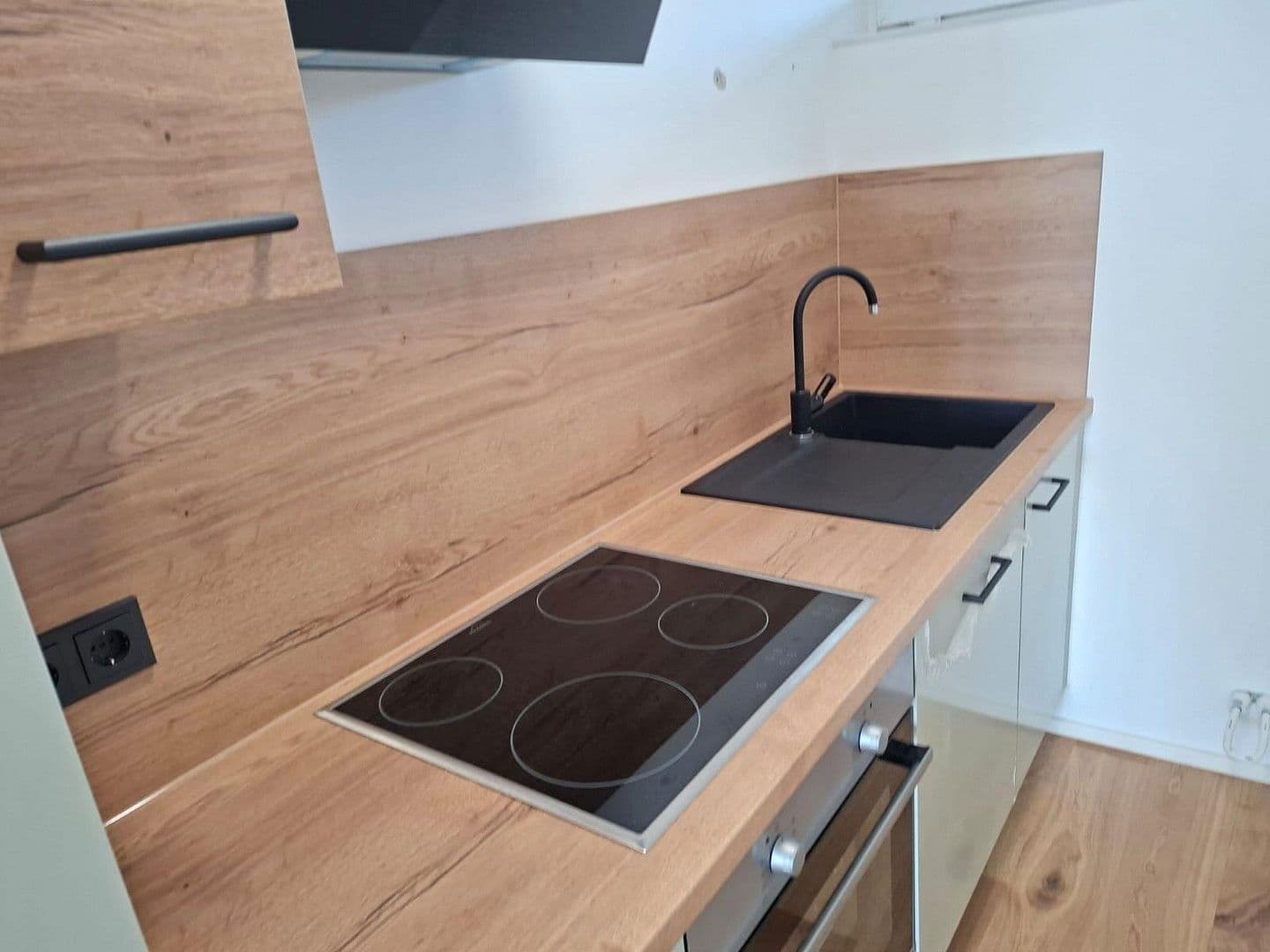 Pronájem bytu 1+1 39 m², Dechsendorfer Straße 2, Erlangen, Bavorsko Pronájem bytu 1+1 39 m², Dechsendorfer Straße 2, Erlangen, Bavorsko