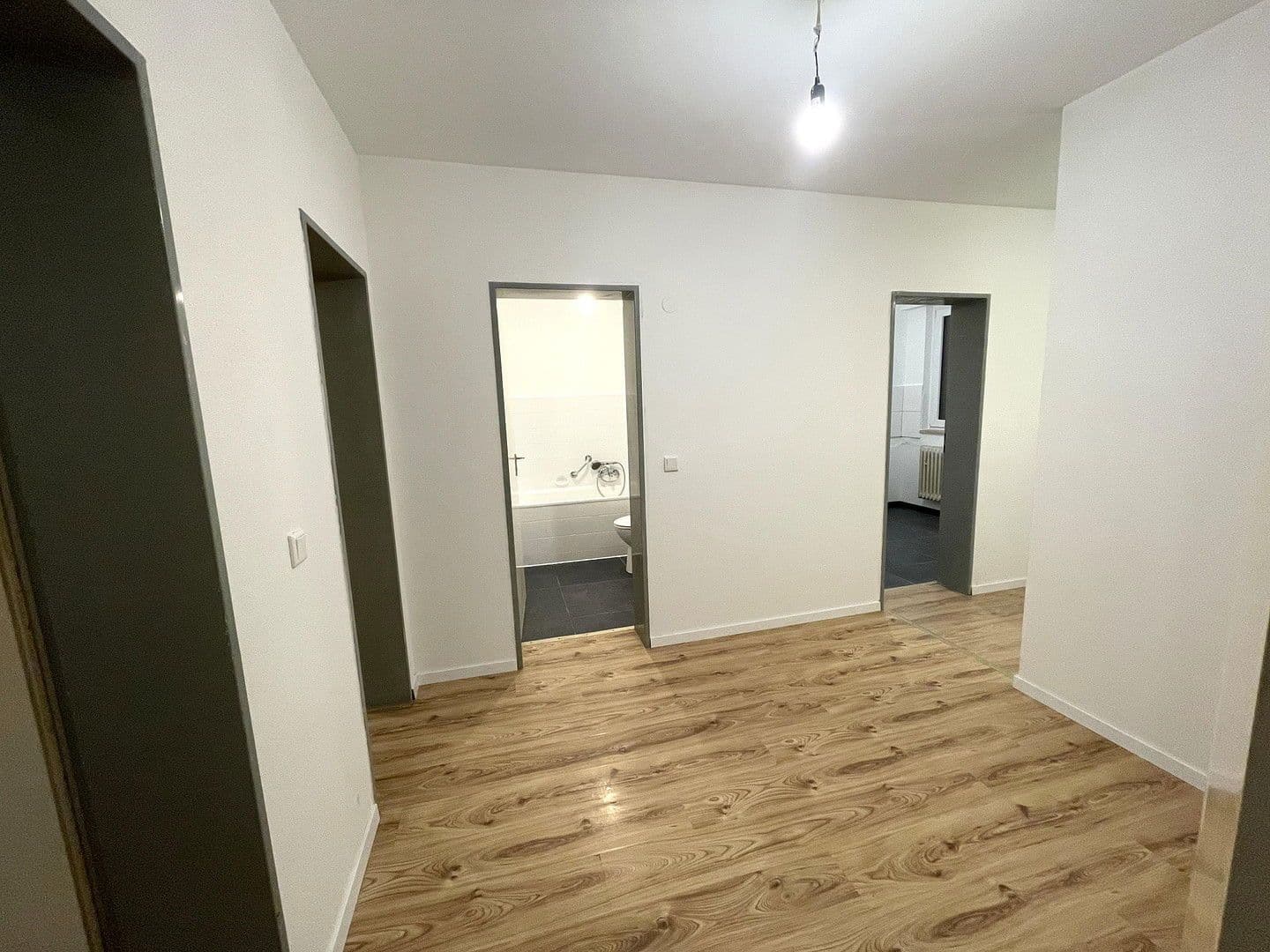 Pronájem bytu 2+kk 64 m², Wuppertal, Severní Porýní-Vestfálsko Pronájem bytu 2+kk 64 m², Wuppertal, Severní Porýní-Vestfálsko