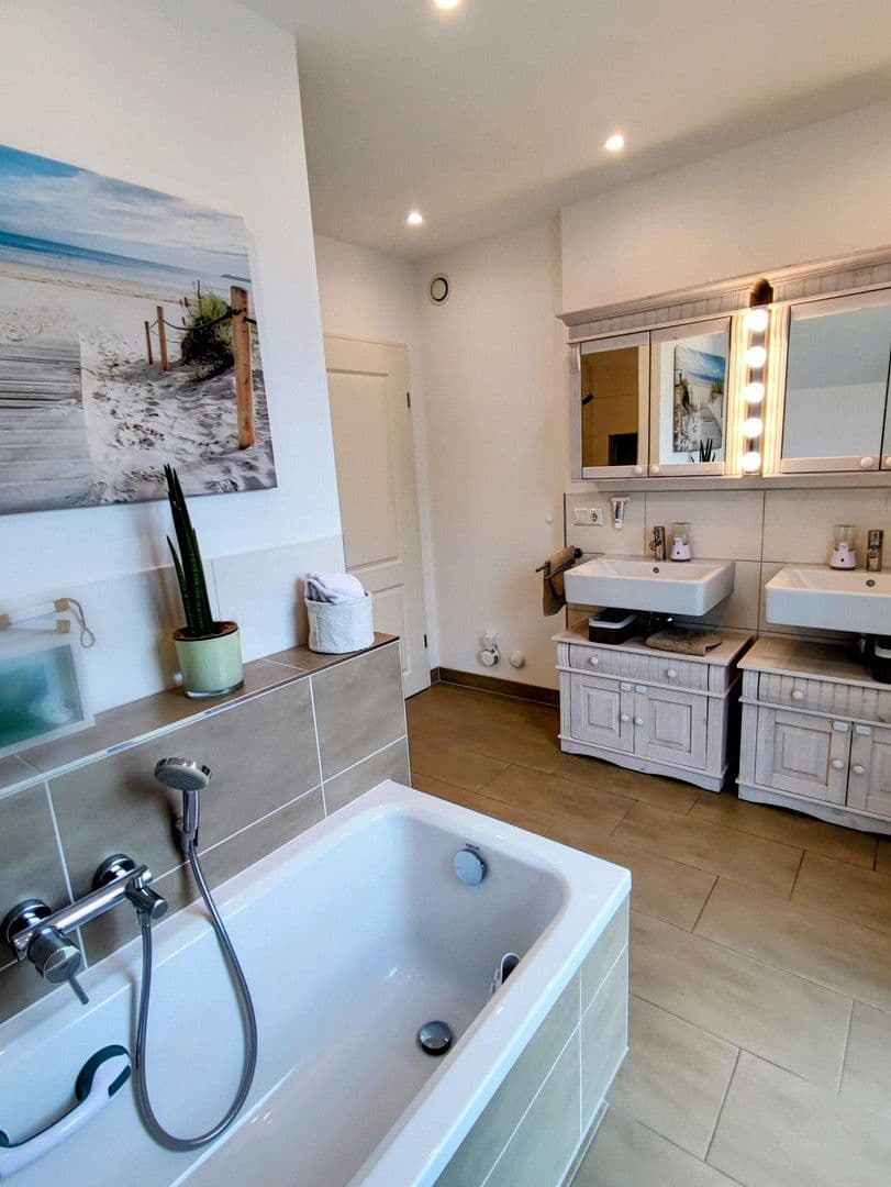 Prodej domu 208 m², pozemek 600 m², Ennepetal, Severní Porýní-Vestfálsko Prodej domu 208 m², pozemek 600 m², Ennepetal, Severní Porýní-Vestfálsko