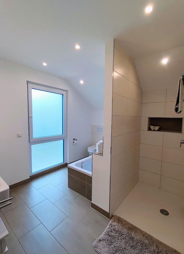 Prodej domu 208 m², pozemek 600 m², Ennepetal, Severní Porýní-Vestfálsko Prodej domu 208 m², pozemek 600 m², Ennepetal, Severní Porýní-Vestfálsko