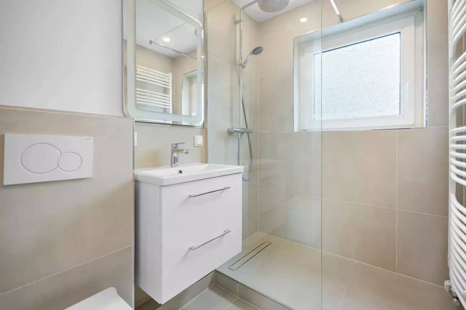 Pronájem bytu 3+1 58 m², Friedrich-Wagenfeld-Straße, Bremen, Bremen Pronájem bytu 3+1 58 m², Friedrich-Wagenfeld-Straße, Bremen, Bremen