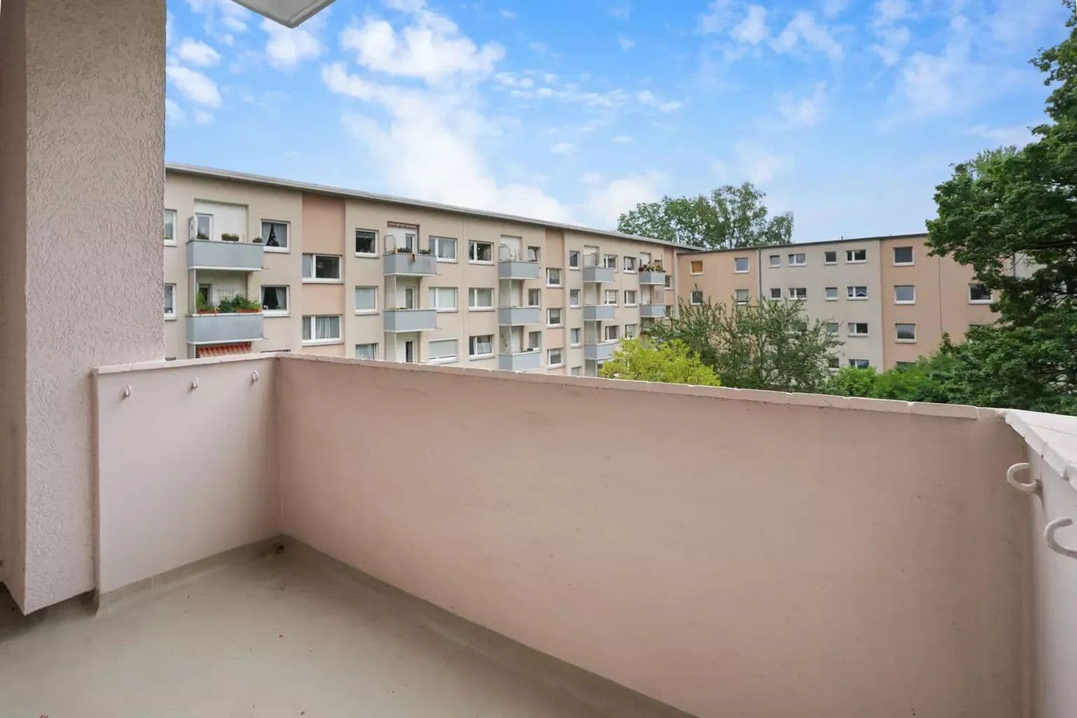 Pronájem bytu 3+1 58 m², Friedrich-Wagenfeld-Straße, Bremen, Bremen Pronájem bytu 3+1 58 m², Friedrich-Wagenfeld-Straße, Bremen, Bremen