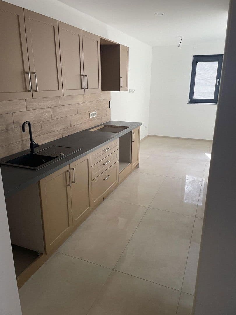 Pronájem bytu 2+1 48 m², Rüsselsheim am Main, Hessen Pronájem bytu 2+1 48 m², Rüsselsheim am Main, Hessen