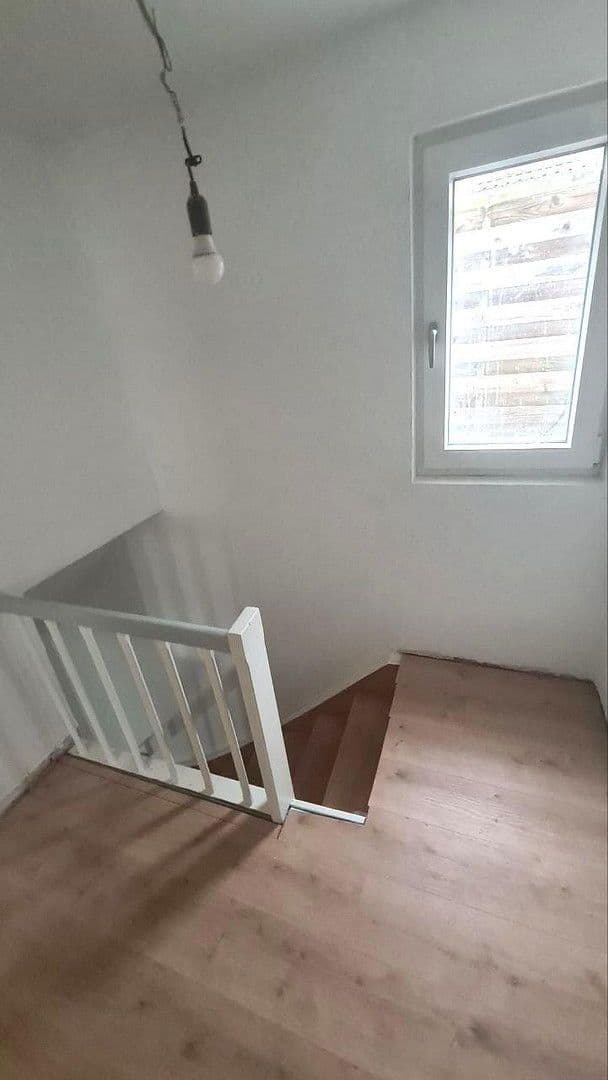 Prodej domu 92 m², pozemek 133 m², Hauptstraße 45, Oberheimbach, Porýní-Falc Prodej domu 92 m², pozemek 133 m², Hauptstraße 45, Oberheimbach, Porýní-Falc