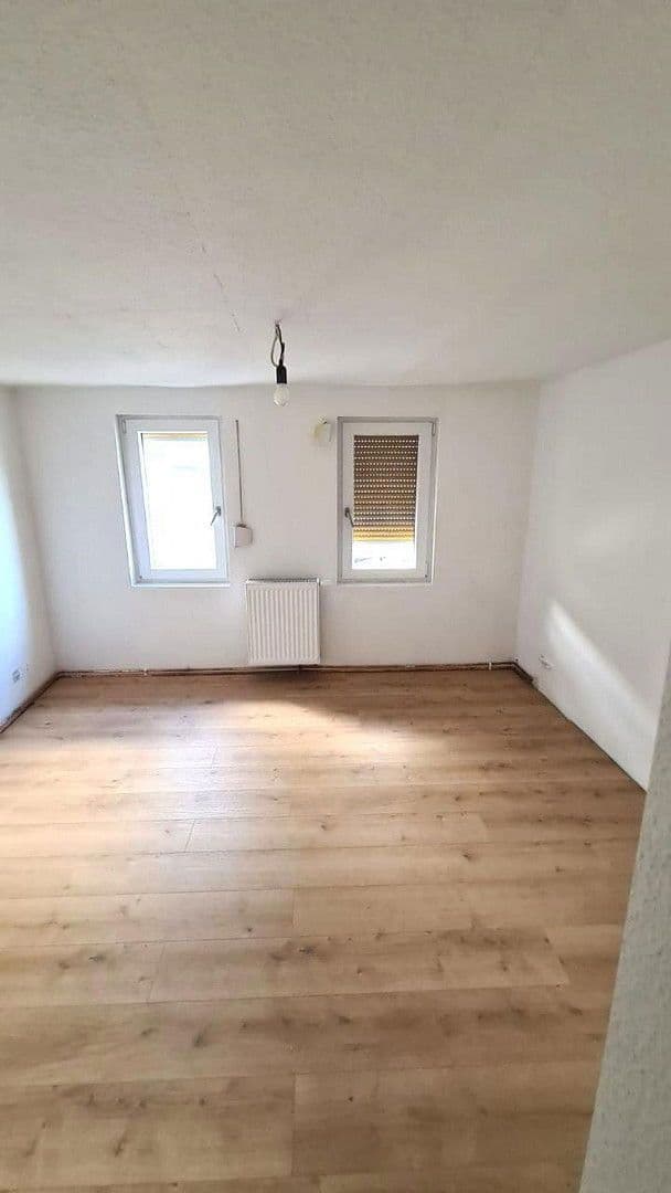 Prodej domu 92 m², pozemek 133 m², Hauptstraße 45, Oberheimbach, Porýní-Falc Prodej domu 92 m², pozemek 133 m², Hauptstraße 45, Oberheimbach, Porýní-Falc