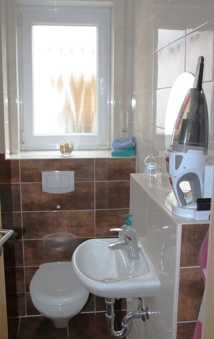 Pronájem domu 226 m², pozemek 450 m², Ottilie Widermuth Weg 2, Frankfurt am Main, Hessen Pronájem domu 226 m², pozemek 450 m², Ottilie Widermuth Weg 2, Frankfurt am Main, Hessen