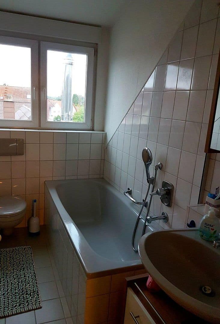 Pronájem bytu 4+1 120 m², Rheinstetten, Bádensko-Württembersko Pronájem bytu 4+1 120 m², Rheinstetten, Bádensko-Württembersko