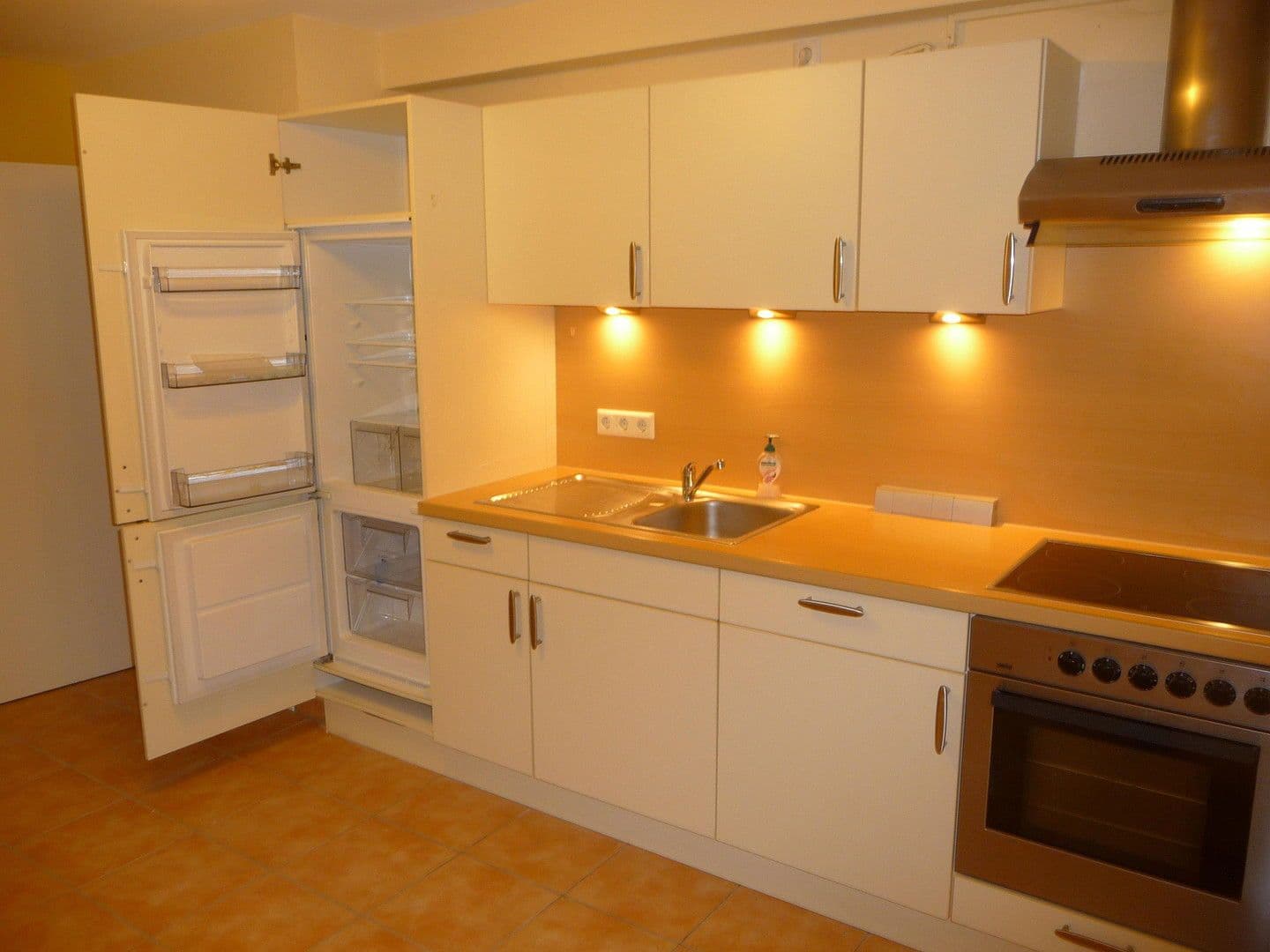 Pronájem bytu 2+1 61 m², Köln, Severní Porýní-Vestfálsko Pronájem bytu 2+1 61 m², Köln, Severní Porýní-Vestfálsko