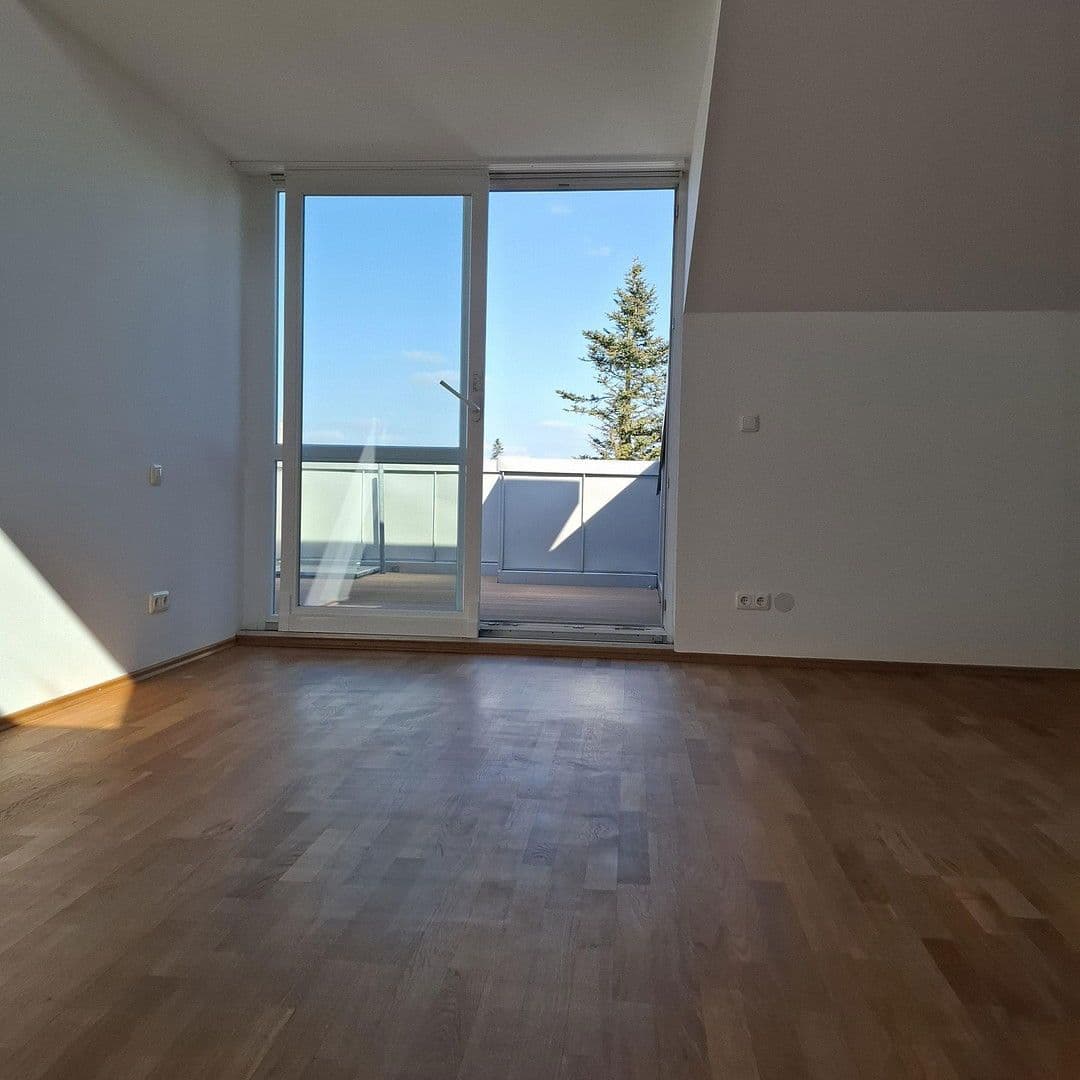 Prodej bytu 3+1 83 m², Parsbergstr. 16, Germering, Bavorsko Prodej bytu 3+1 83 m², Parsbergstr. 16, Germering, Bavorsko