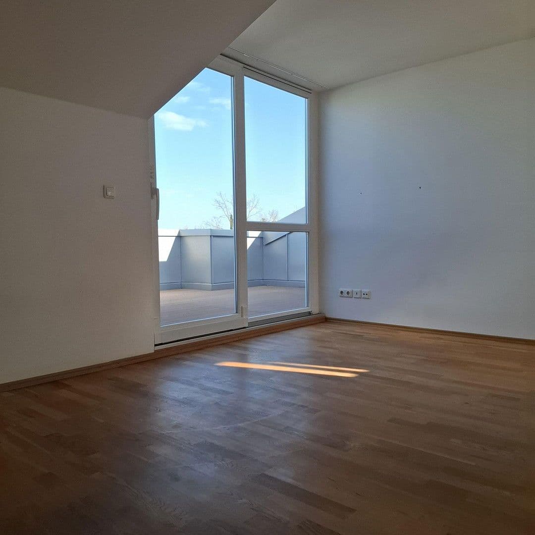 Prodej bytu 3+1 83 m², Parsbergstr. 16, Germering, Bavorsko Prodej bytu 3+1 83 m², Parsbergstr. 16, Germering, Bavorsko