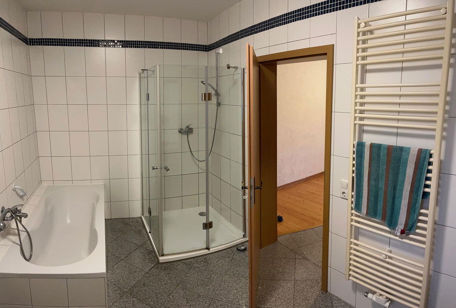Prodej domu 120 m², pozemek 161 m², Hintergasse 21, Riedstadt, Hessen Prodej domu 120 m², pozemek 161 m², Hintergasse 21, Riedstadt, Hessen