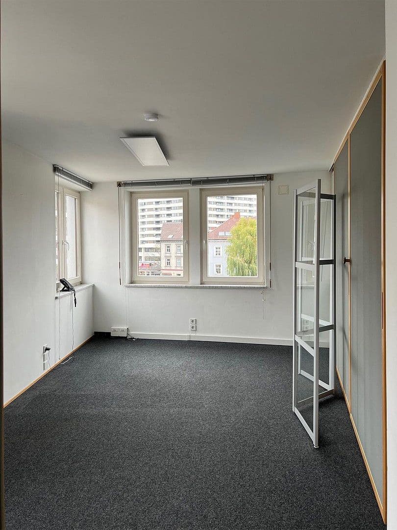 Prodej bytu 7+1 151 m², Herdbruckerstrasse 30, Ulm, Bádensko-Württembersko Prodej bytu 7+1 151 m², Herdbruckerstrasse 30, Ulm, Bádensko-Württembersko