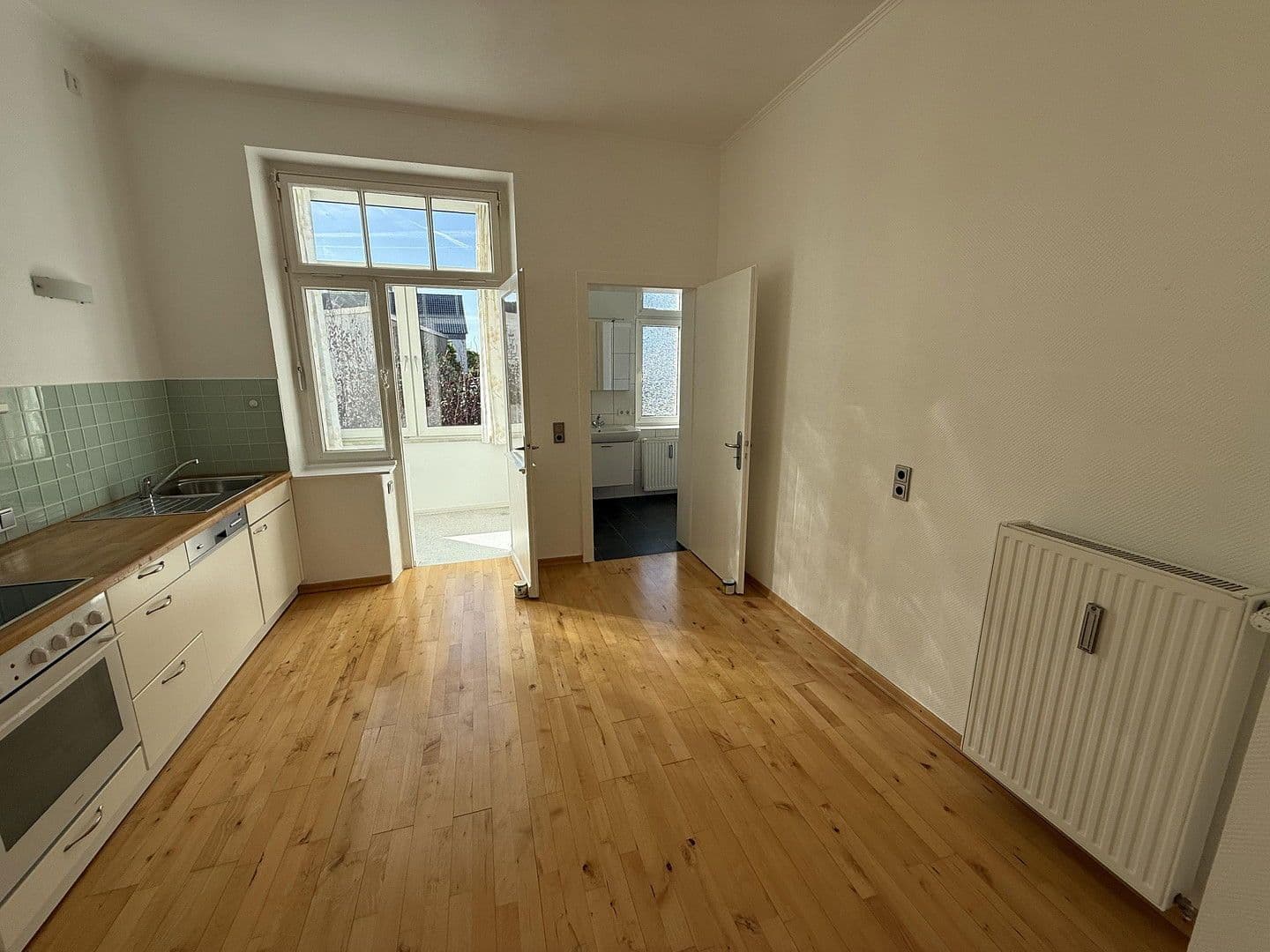 Pronájem bytu 3+1 81 m², Solingen, Severní Porýní-Vestfálsko Pronájem bytu 3+1 81 m², Solingen, Severní Porýní-Vestfálsko
