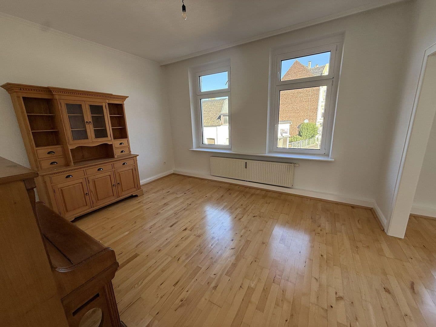 Pronájem bytu 3+1 81 m², Solingen, Severní Porýní-Vestfálsko Pronájem bytu 3+1 81 m², Solingen, Severní Porýní-Vestfálsko