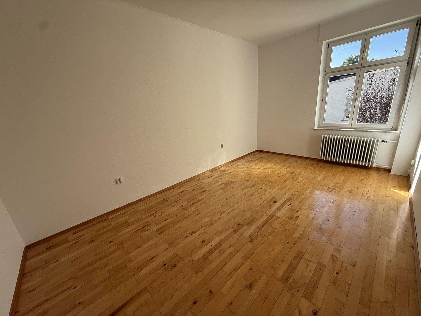 Pronájem bytu 3+1 81 m², Solingen, Severní Porýní-Vestfálsko Pronájem bytu 3+1 81 m², Solingen, Severní Porýní-Vestfálsko