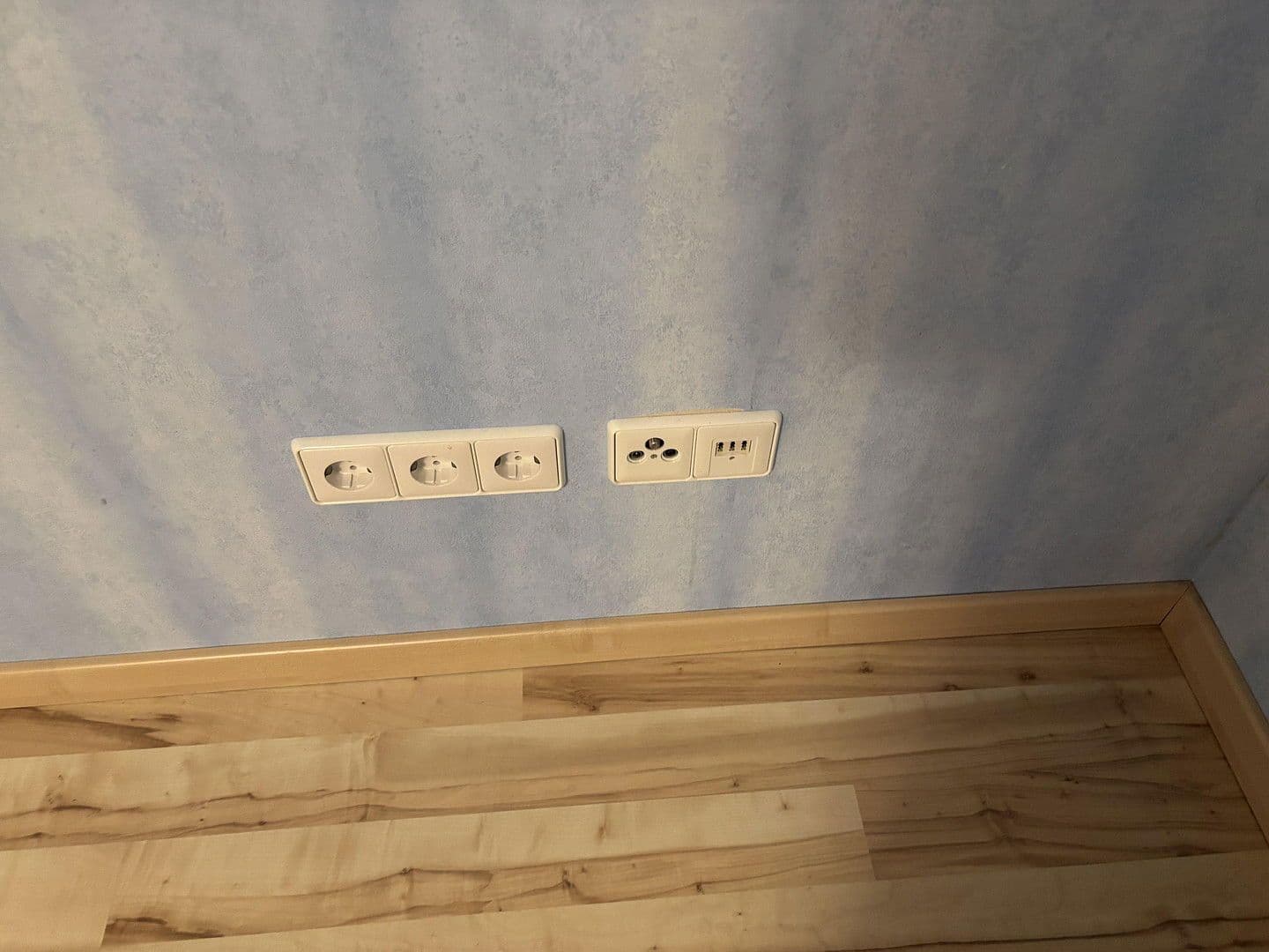 Pronájem bytu 4+1 96 m², Schöntal, Bádensko-Württembersko Pronájem bytu 4+1 96 m², Schöntal, Bádensko-Württembersko