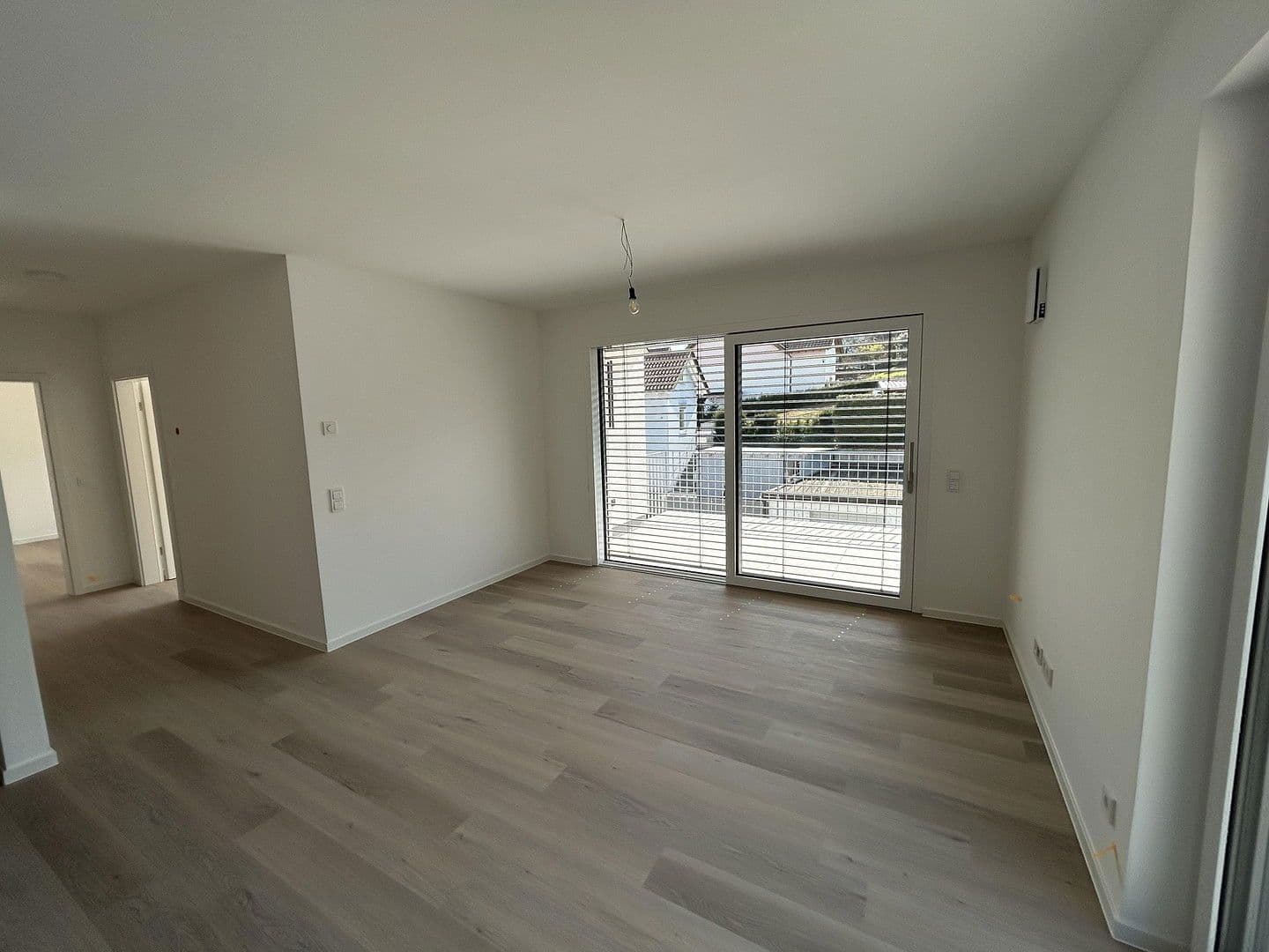 Pronájem bytu 3+1 90 m², Scheckertstrasse 2, Zell am Main, Bavorsko Pronájem bytu 3+1 90 m², Scheckertstrasse 2, Zell am Main, Bavorsko