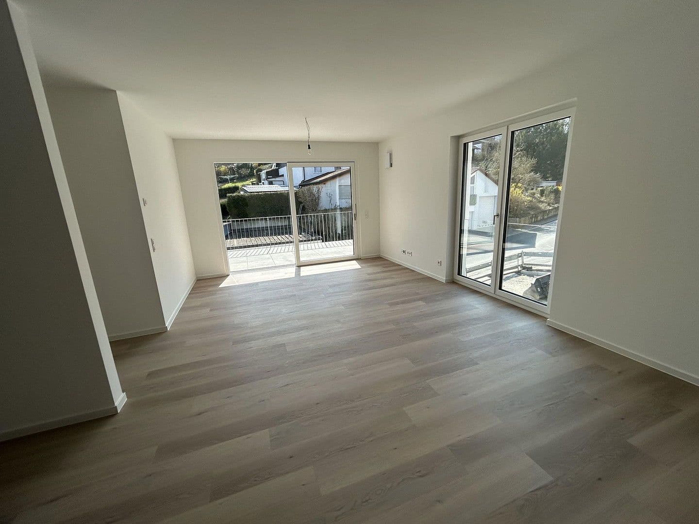 Pronájem bytu 3+1 90 m², Scheckertstrasse 2, Zell am Main, Bavorsko Pronájem bytu 3+1 90 m², Scheckertstrasse 2, Zell am Main, Bavorsko