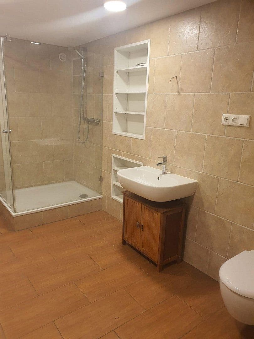 Prodej domu 143 m², pozemek 341 m², Königsberger Straße 25b, Roetgen, Severní Porýní-Vestfálsko Prodej domu 143 m², pozemek 341 m², Königsberger Straße 25b, Roetgen, Severní Porýní-Vestfálsko