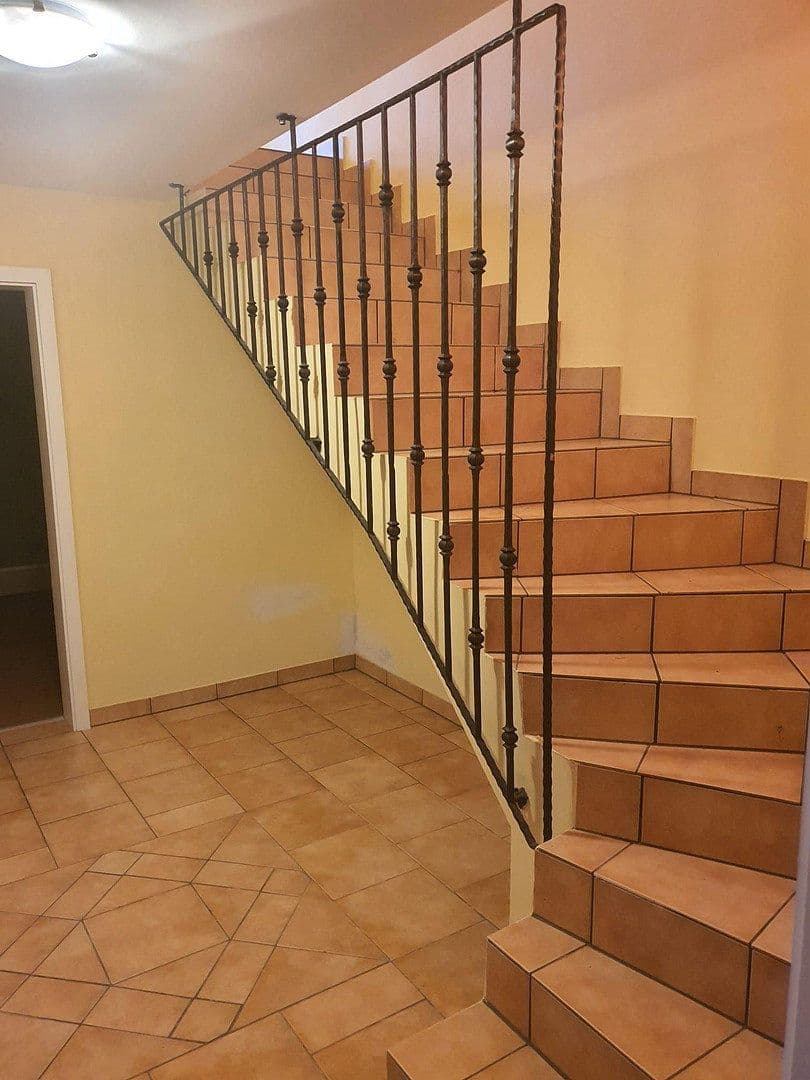 Prodej domu 143 m², pozemek 341 m², Königsberger Straße 25b, Roetgen, Severní Porýní-Vestfálsko Prodej domu 143 m², pozemek 341 m², Königsberger Straße 25b, Roetgen, Severní Porýní-Vestfálsko