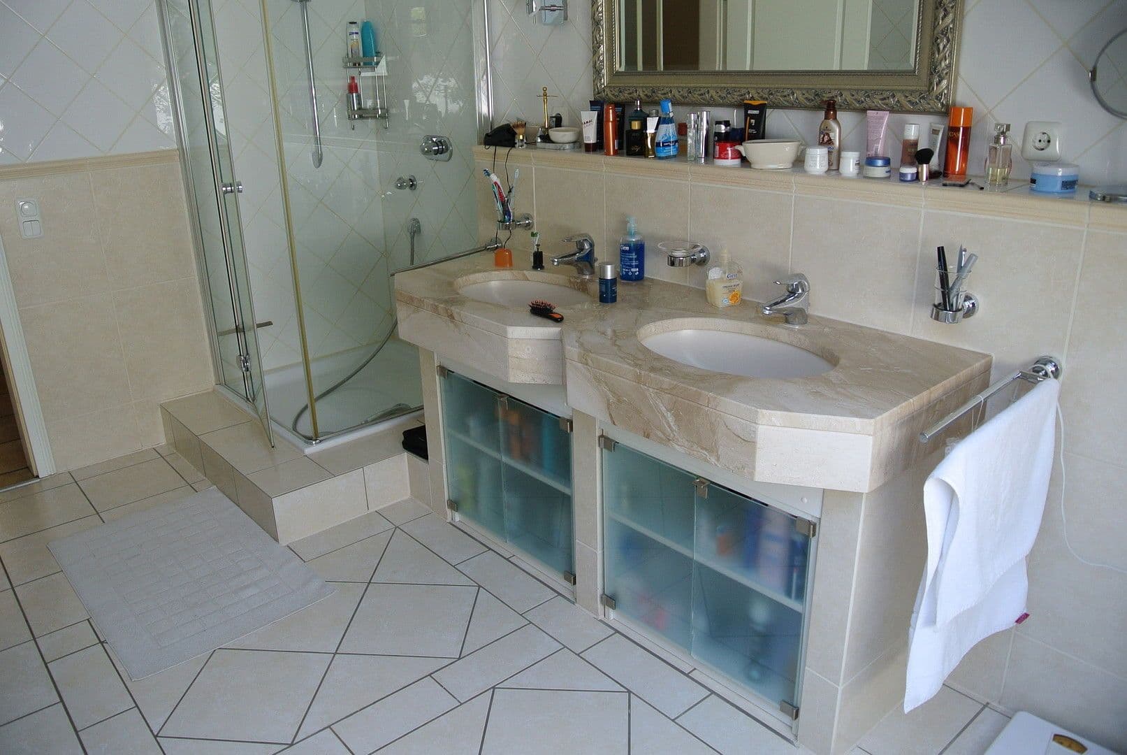 Prodej domu 143 m², pozemek 341 m², Königsberger Straße 25b, Roetgen, Severní Porýní-Vestfálsko Prodej domu 143 m², pozemek 341 m², Königsberger Straße 25b, Roetgen, Severní Porýní-Vestfálsko