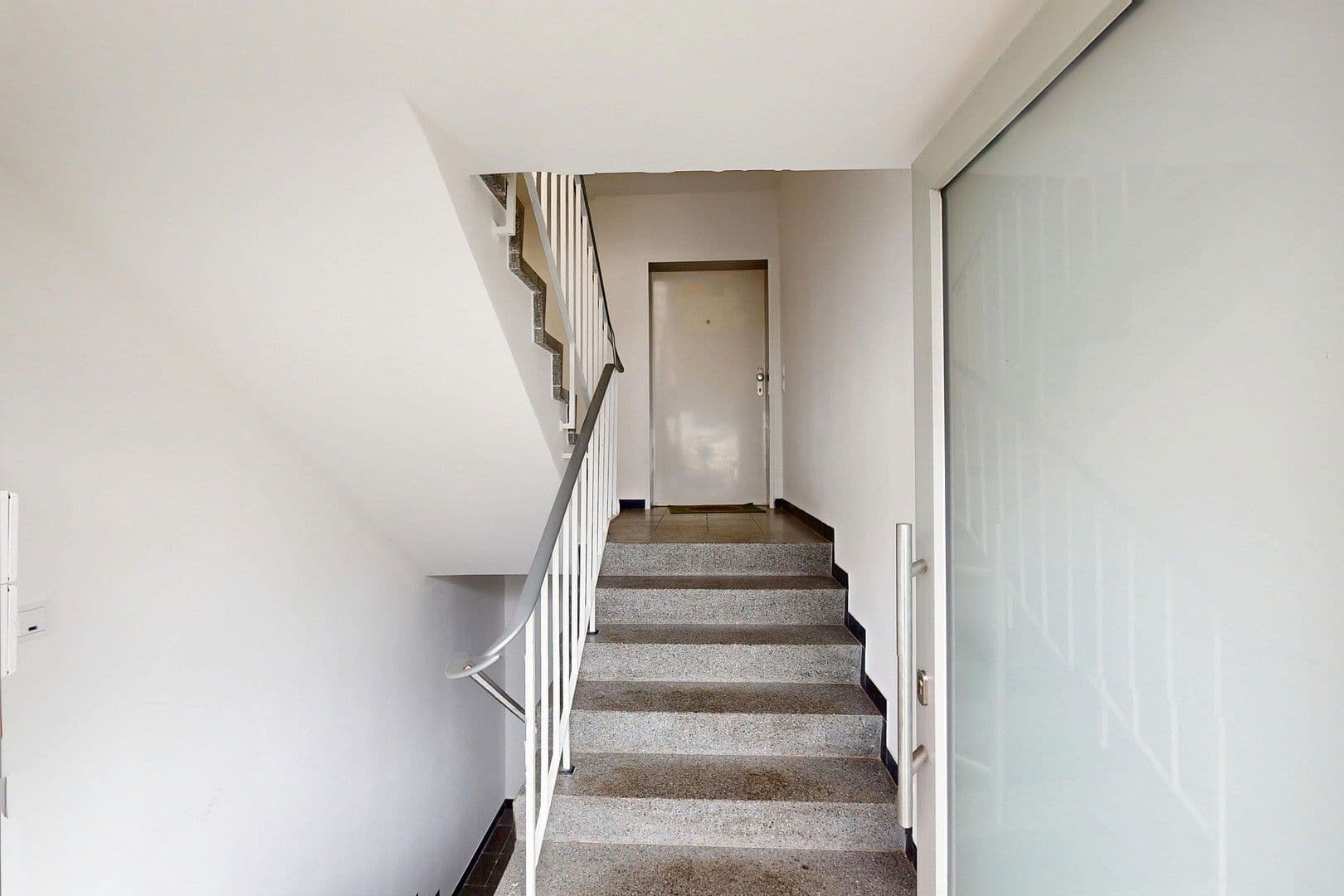 Prodej domu 272 m², pozemek 470 m², Kornblumenstr. 10, Mannheim, Bádensko-Württembersko Prodej domu 272 m², pozemek 470 m², Kornblumenstr. 10, Mannheim, Bádensko-Württembersko