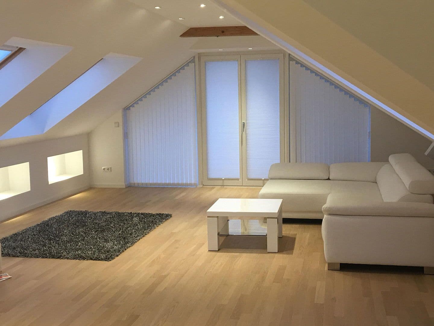 Prodej bytu 3+1 160 m², Heinickeweg 15, Berlin, Berlín Prodej bytu 3+1 160 m², Heinickeweg 15, Berlin, Berlín