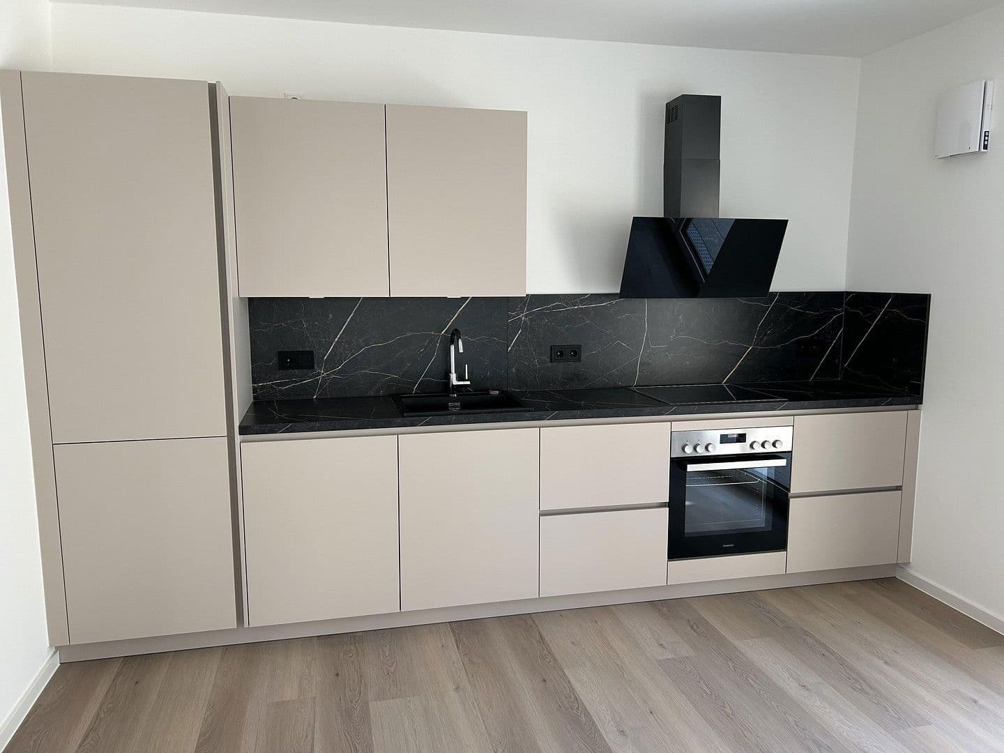 Pronájem bytu 2+1 67 m², Scheckertstrasse 2, Zell am Main, Bavorsko Pronájem bytu 2+1 67 m², Scheckertstrasse 2, Zell am Main, Bavorsko